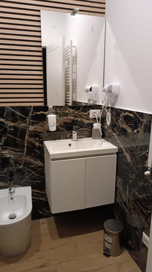 M97&Rooms 97 Macchi Milaan Buitenkant foto
